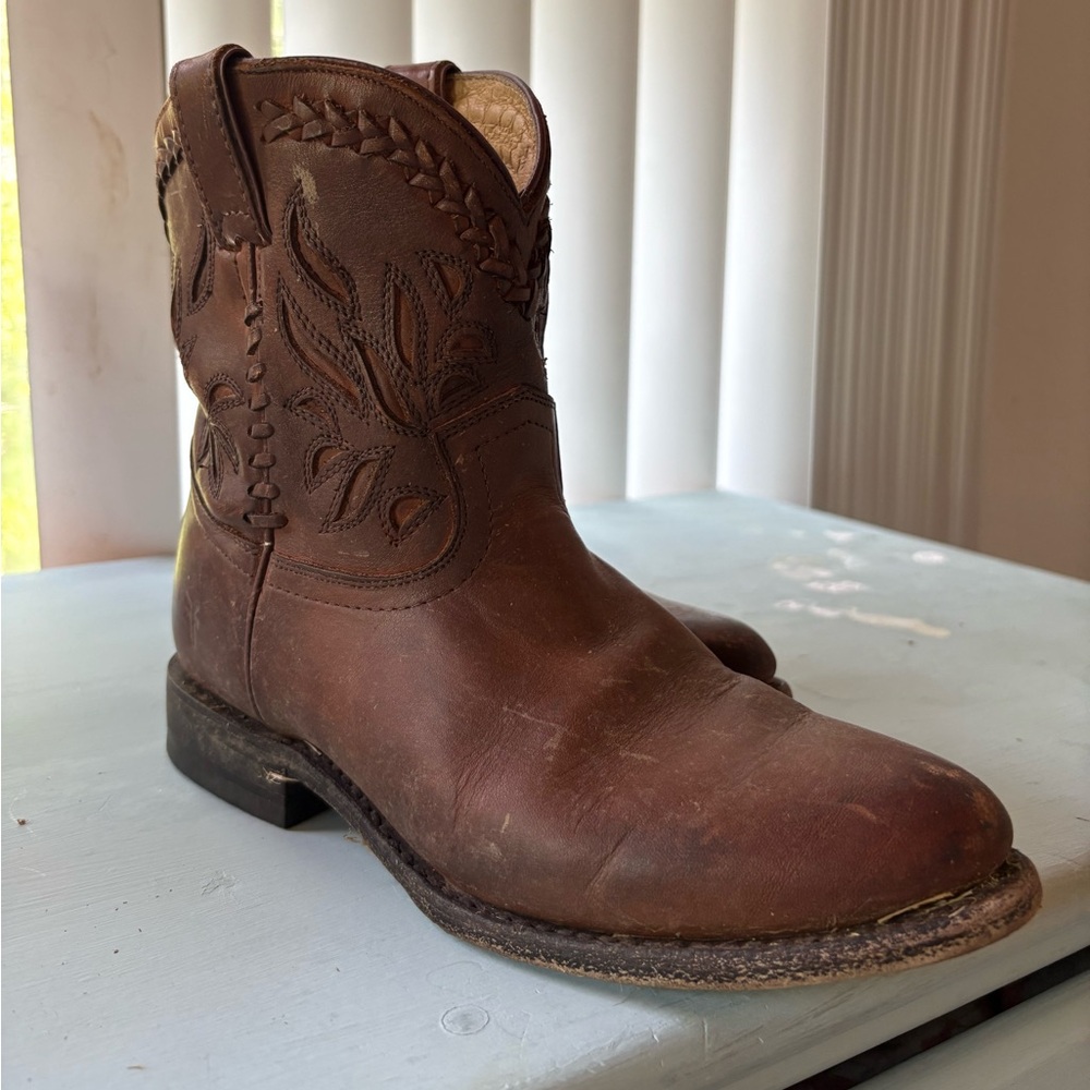 Frye Brown Leather Embossed Western Cowboy Boots - Picture 2 of 6